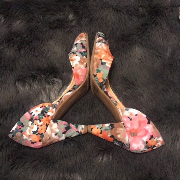 Floral D’Orsay Pump - Picture 5 of 5